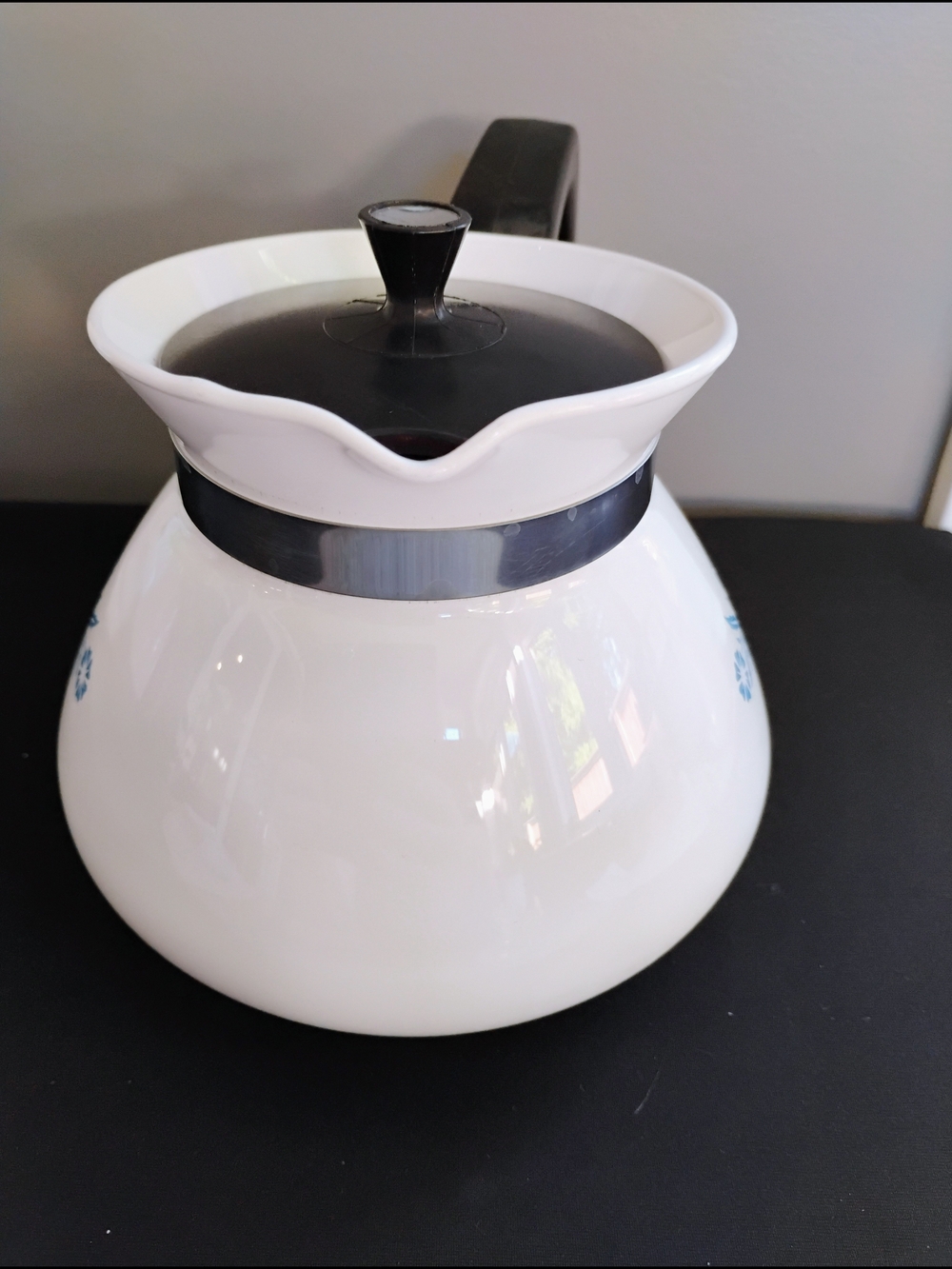 Retro Corning Ware Blue Cornflower Tea/Coffee Pot with Black Handle - Picture 15 of 16